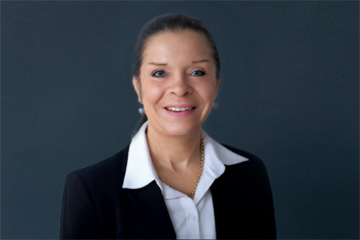 Portraitfoto von Annette Schöneich Portraitfoto von Annette Schöneich